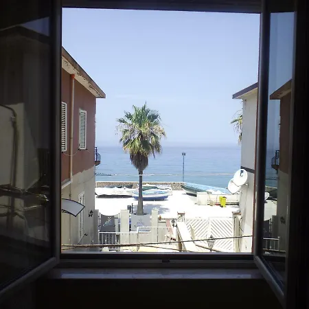 Veranda Sul Mare Bed & Breakfast 3*